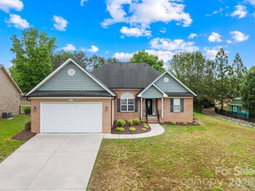 328 River Birch Circle, Mooresville, NC 28115.  MLS# CAR4377888, YatesRealty ID 20986. 