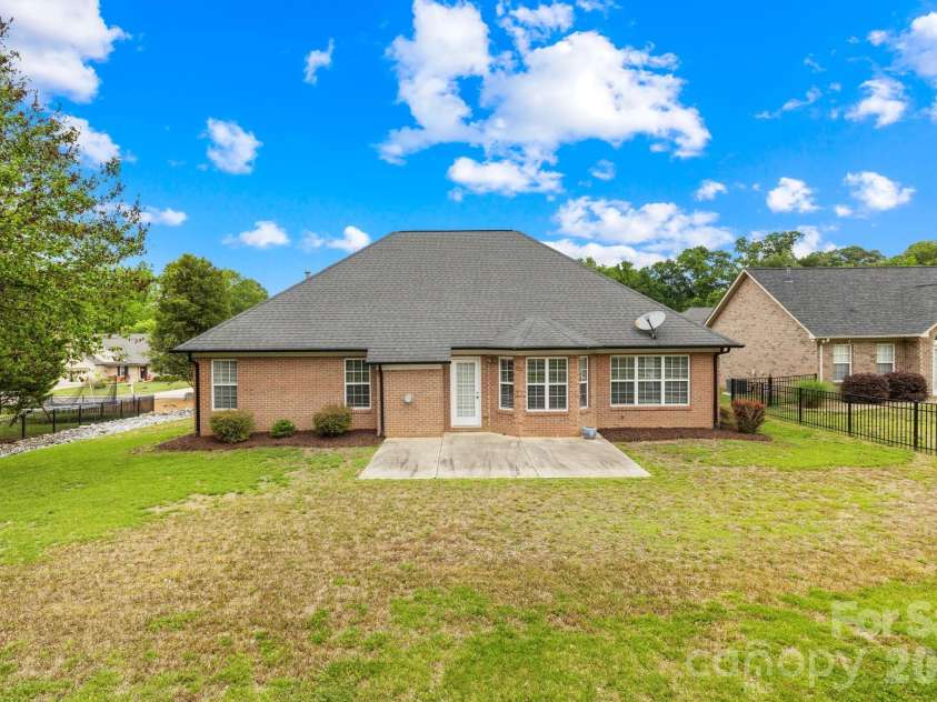328 River Birch Circle, Mooresville, NC 28115.  MLS# CAR4377888, YatesRealty ID 20986. 