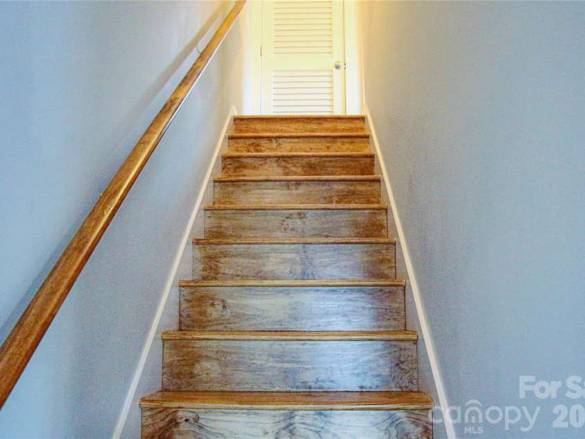 108 Lager Lane, Asheville, NC 28806.  MLS# CAR4323039, YatesRealty ID 20987. 