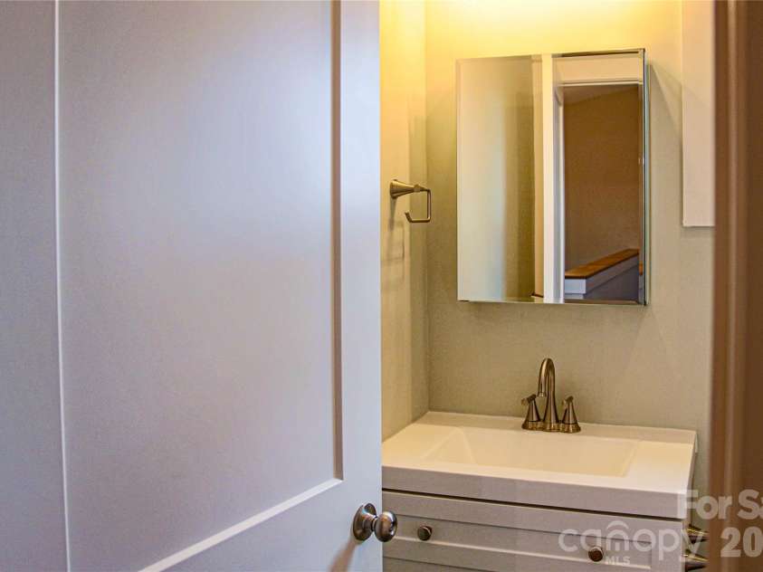 108 Lager Lane, Asheville, NC 28806.  MLS# CAR4323039, YatesRealty ID 20987. 