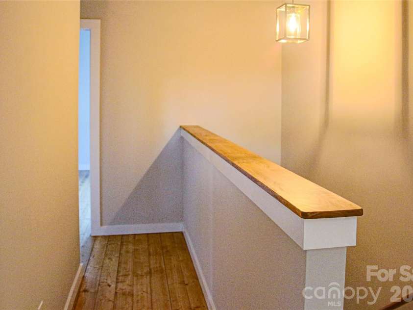 108 Lager Lane, Asheville, NC 28806.  MLS# CAR4323039, YatesRealty ID 20987. 