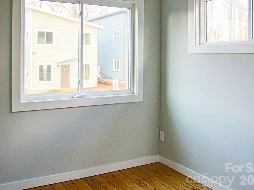 108 Lager Lane, Asheville, NC 28806.  MLS# CAR4323039, YatesRealty ID 20987. 