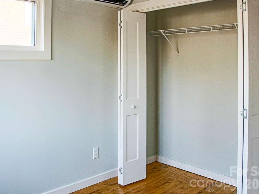 108 Lager Lane, Asheville, NC 28806.  MLS# CAR4323039, YatesRealty ID 20987. 