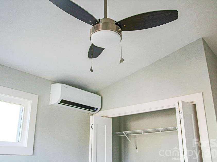 108 Lager Lane, Asheville, NC 28806.  MLS# CAR4323039, YatesRealty ID 20987. 