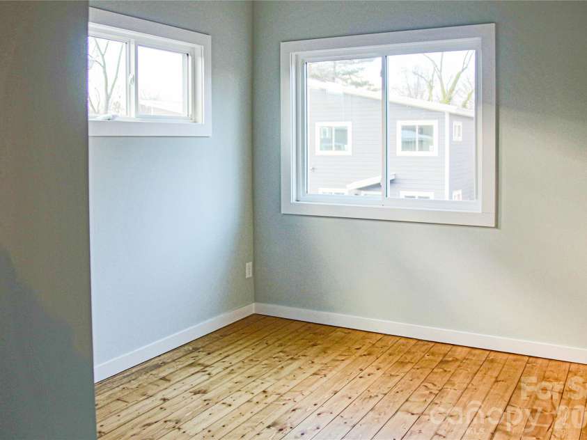 108 Lager Lane, Asheville, NC 28806.  MLS# CAR4323039, YatesRealty ID 20987. 