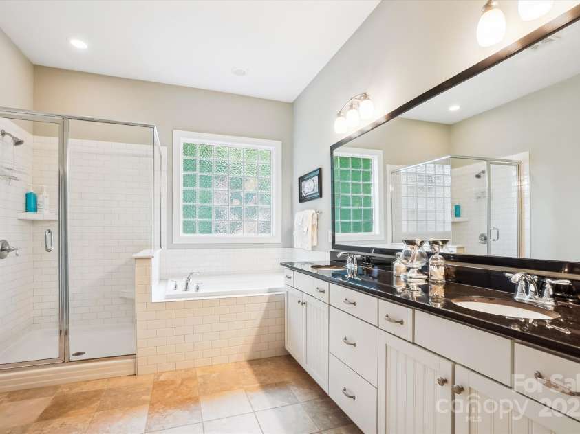 5424 Morris Hunt Drive, Fort Mill, SC 29708.  MLS# CAR4263212, YatesRealty ID 20988. 