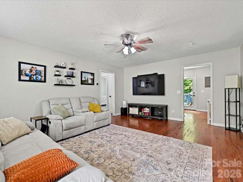 1040 Fox Run Circle, Concord, NC 28025.  MLS# CAR4376326, YatesRealty ID 20989. 
