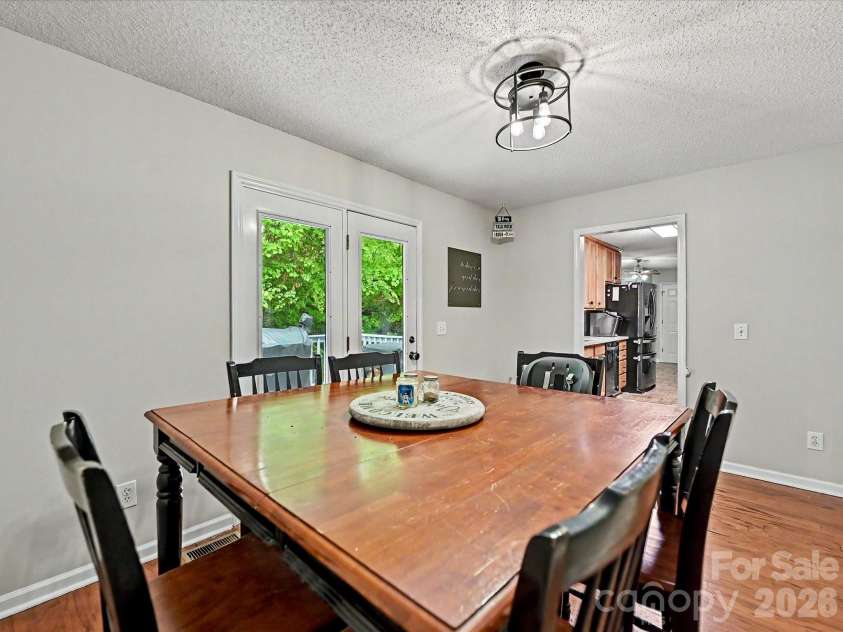 1040 Fox Run Circle, Concord, NC 28025.  MLS# CAR4376326, YatesRealty ID 20989. 