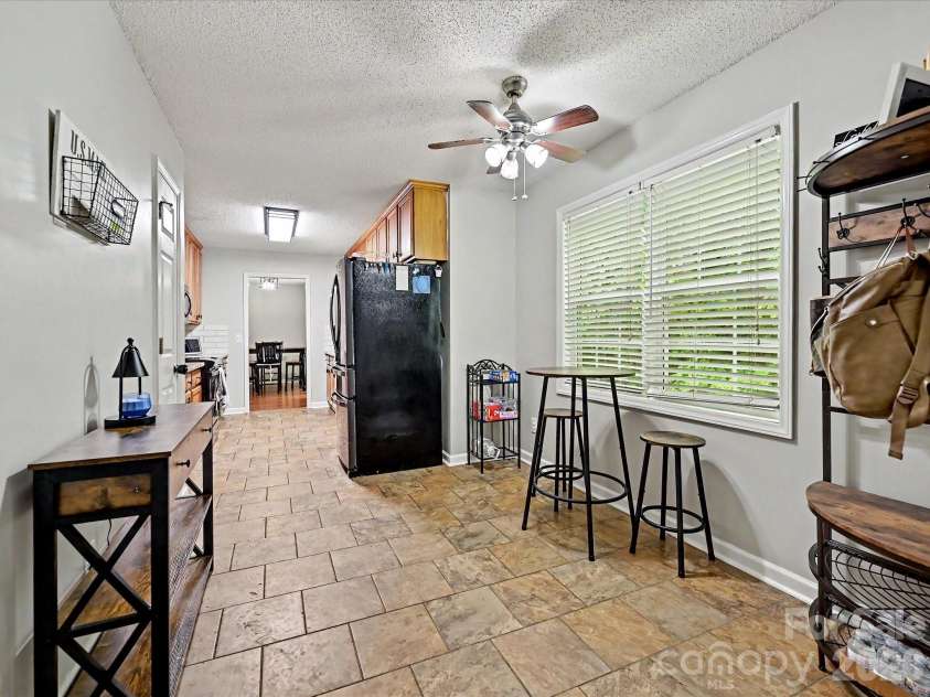 1040 Fox Run Circle, Concord, NC 28025.  MLS# CAR4376326, YatesRealty ID 20989. 