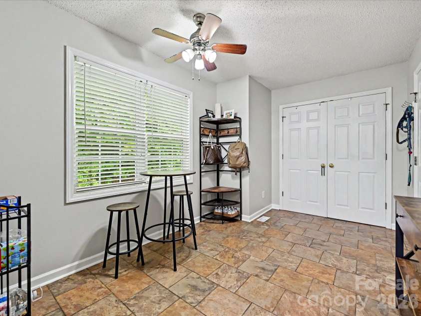 1040 Fox Run Circle, Concord, NC 28025.  MLS# CAR4376326, YatesRealty ID 20989. 