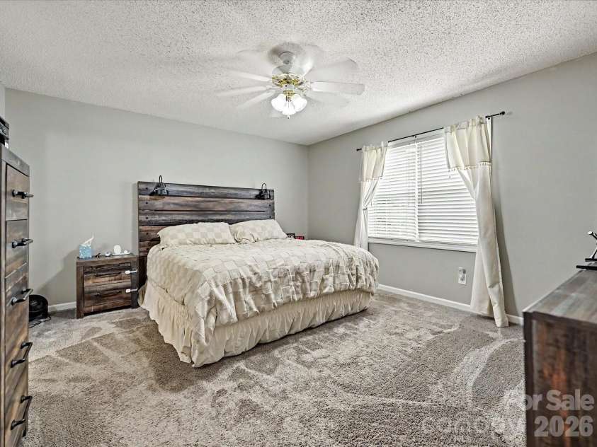 1040 Fox Run Circle, Concord, NC 28025.  MLS# CAR4376326, YatesRealty ID 20989. 