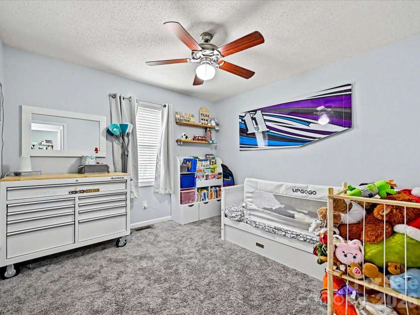 1040 Fox Run Circle, Concord, NC 28025.  MLS# CAR4376326, YatesRealty ID 20989. 