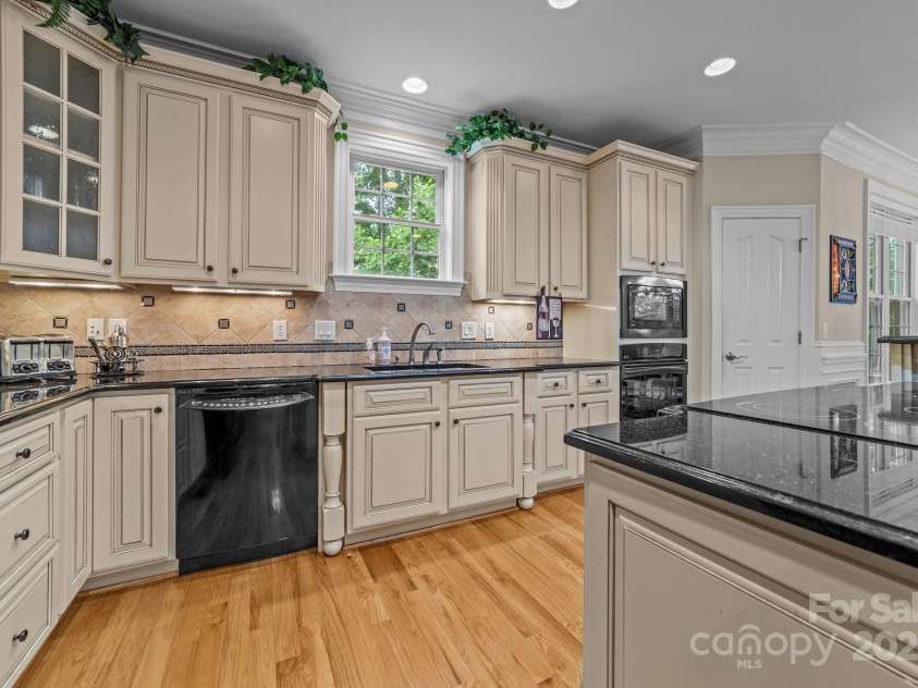 196 Arnold Palmer Drive, Advance, NC 27006.  MLS# CAR4263557, YatesRealty ID 20989. 