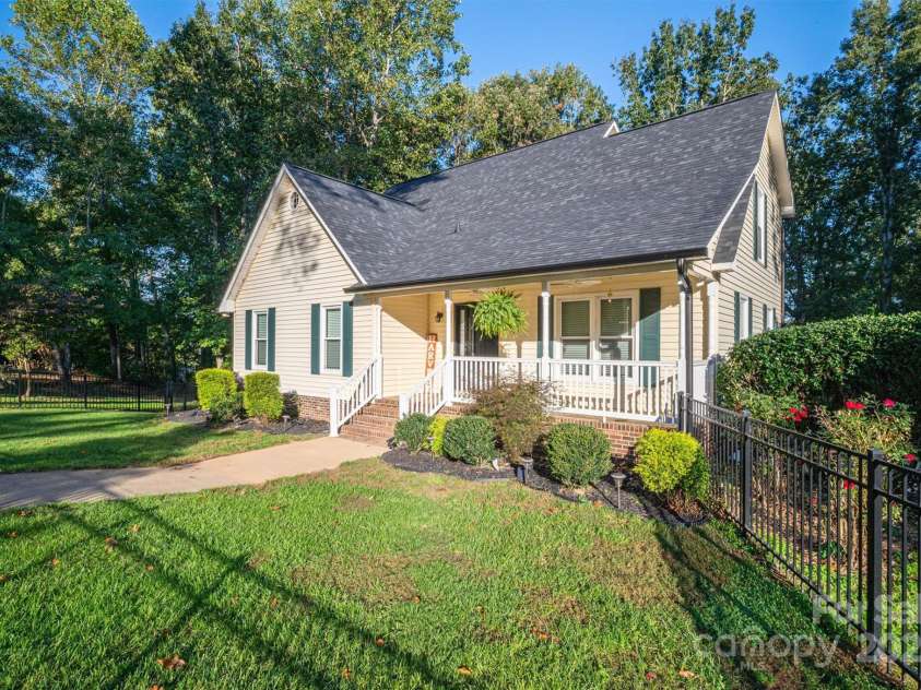 1000 Hunting Avenue, Lincolnton, NC 28092.  MLS# CAR4190240, YatesRealty ID 2099. 