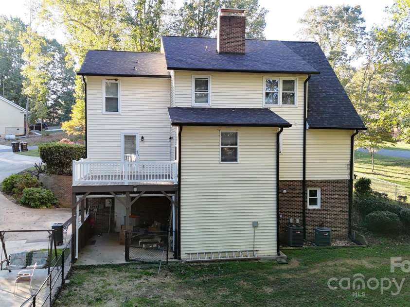 1000 Hunting Avenue, Lincolnton, NC 28092.  MLS# CAR4190240, YatesRealty ID 2099. 