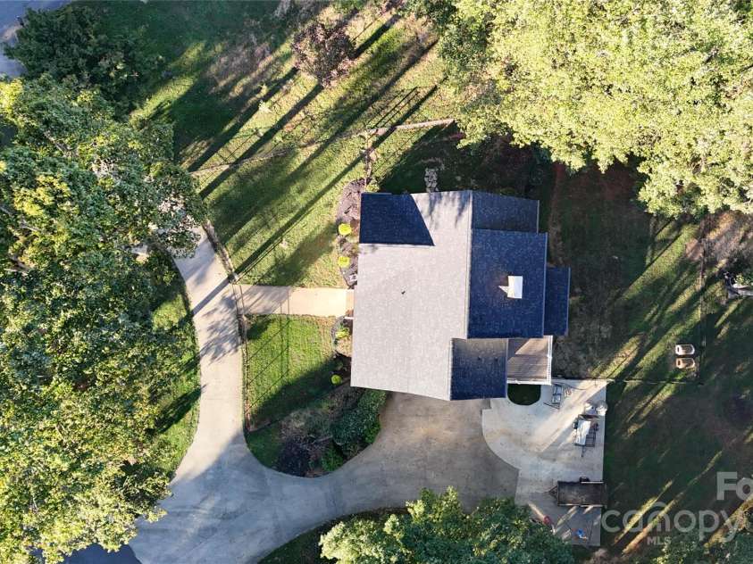 1000 Hunting Avenue, Lincolnton, NC 28092.  MLS# CAR4190240, YatesRealty ID 2099. 