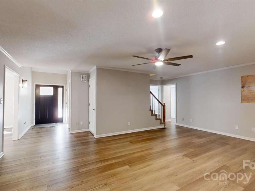 1000 Hunting Avenue, Lincolnton, NC 28092.  MLS# CAR4190240, YatesRealty ID 2099. 