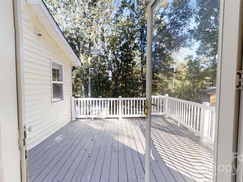 1000 Hunting Avenue, Lincolnton, NC 28092.  MLS# CAR4190240, YatesRealty ID 2099. 