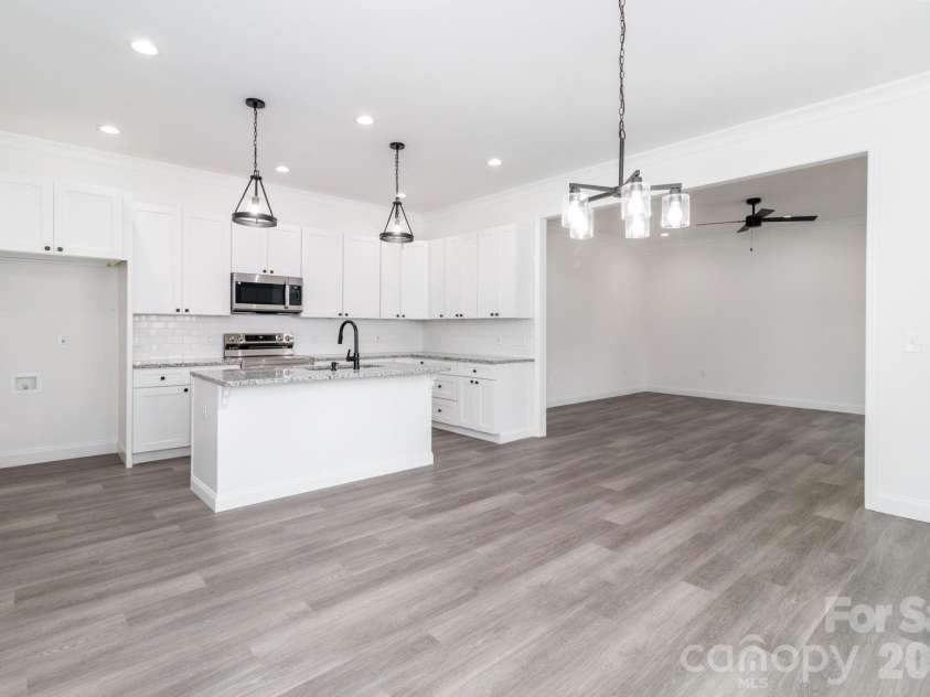 307 Arch Street, Lancaster, SC 29720.  MLS# CAR4314631, YatesRealty ID 2099. 