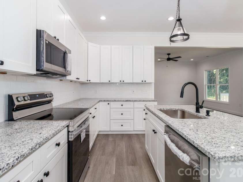 307 Arch Street, Lancaster, SC 29720.  MLS# CAR4314631, YatesRealty ID 2099. 