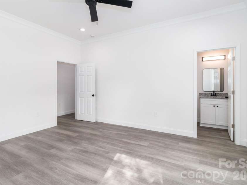 307 Arch Street, Lancaster, SC 29720.  MLS# CAR4314631, YatesRealty ID 2099. 