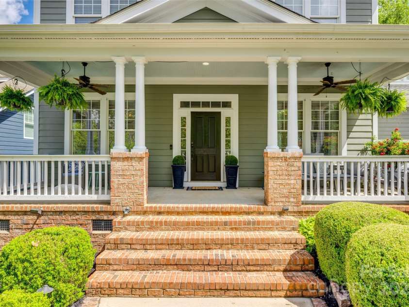 5518 Morris Hunt Drive, Fort Mill, SC 29708.  MLS# CAR4265806, YatesRealty ID 20990. 