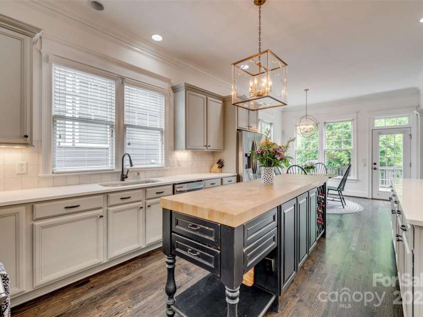 5518 Morris Hunt Drive, Fort Mill, SC 29708.  MLS# CAR4265806, YatesRealty ID 20990. 