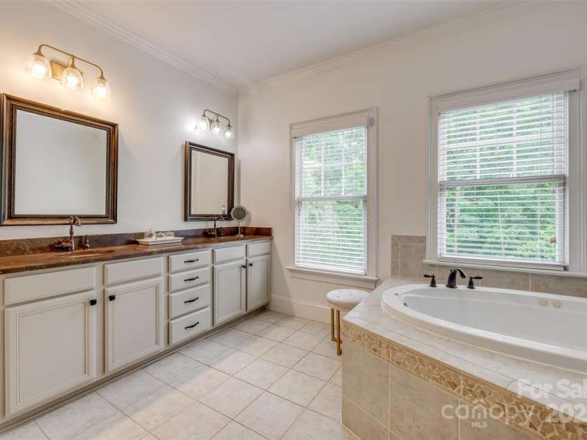 5518 Morris Hunt Drive, Fort Mill, SC 29708.  MLS# CAR4265806, YatesRealty ID 20990. 