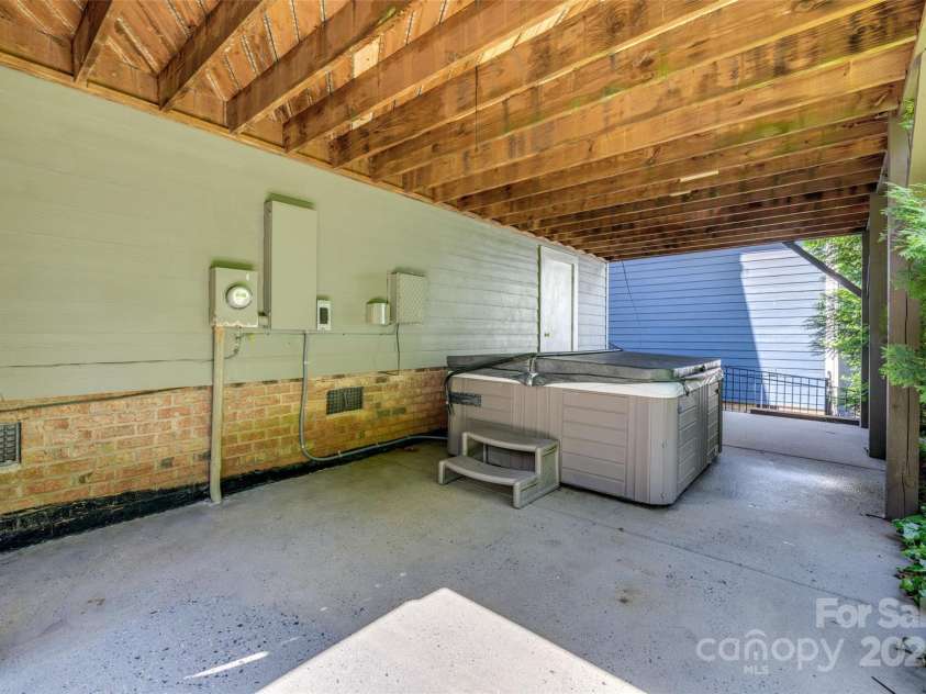 5518 Morris Hunt Drive, Fort Mill, SC 29708.  MLS# CAR4265806, YatesRealty ID 20990. 