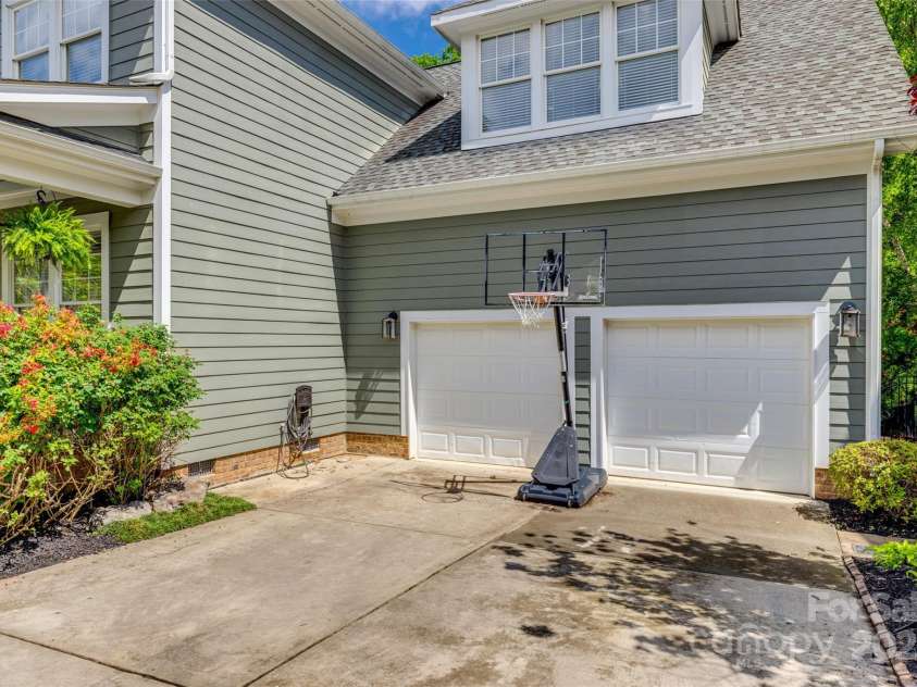 5518 Morris Hunt Drive, Fort Mill, SC 29708.  MLS# CAR4265806, YatesRealty ID 20990. 