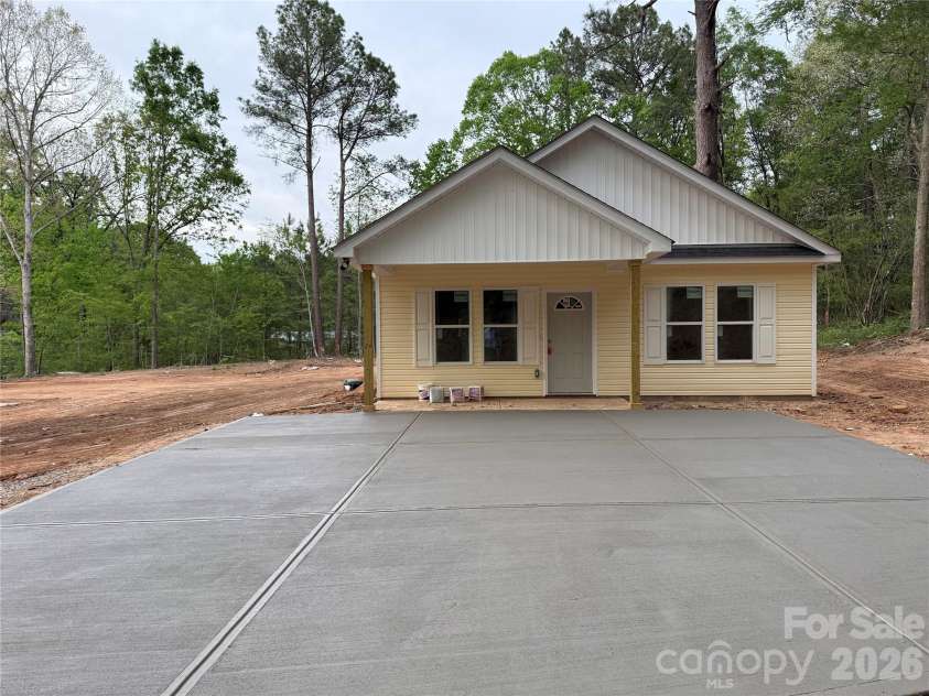 9 Bennett Street, Wadesboro, NC 28170.  MLS# CAR4377376, YatesRealty ID 20990. 