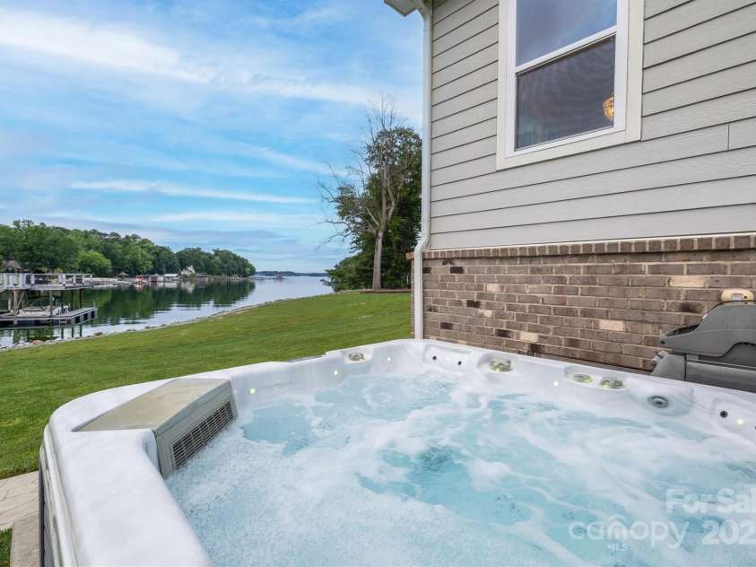 2593 Las Brisas Lane, Denver, NC 28037.  MLS# CAR4265488, YatesRealty ID 20991. 