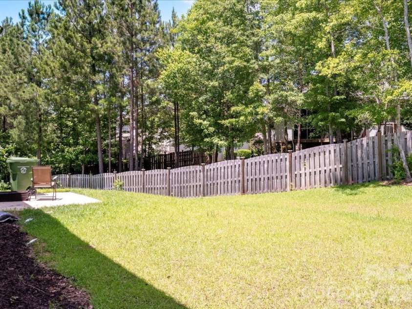 39 Hanging Leaf Court, Blythewood, SC 29016.  MLS# CAR4378952, YatesRealty ID 20992. Backyard