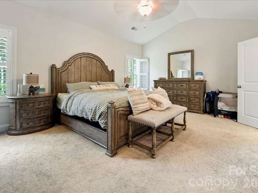 39 Hanging Leaf Court, Blythewood, SC 29016.  MLS# CAR4378952, YatesRealty ID 20992. Primary Bedroom