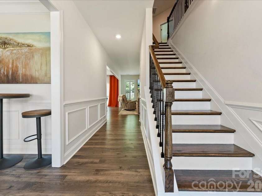 39 Hanging Leaf Court, Blythewood, SC 29016.  MLS# CAR4378952, YatesRealty ID 20992. Stairs/Hallway