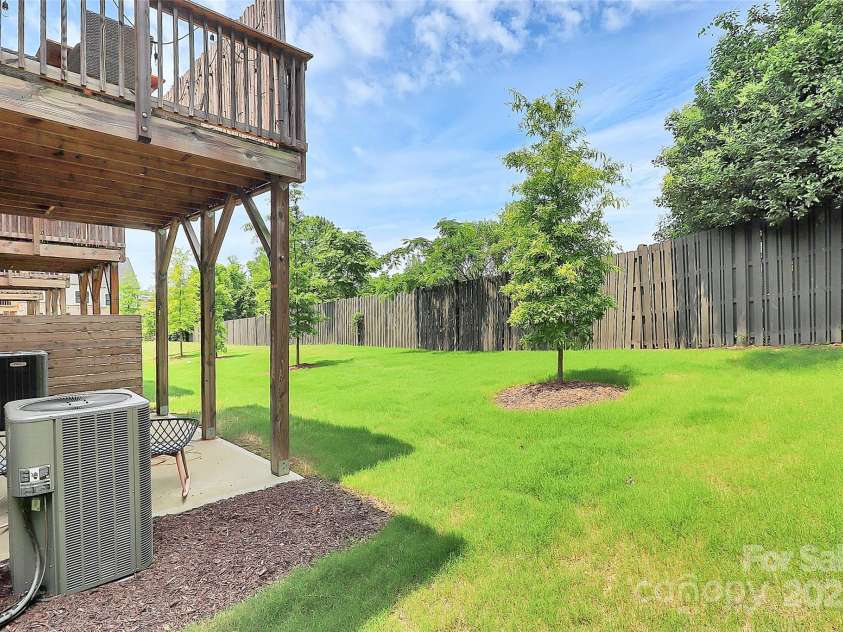 11043 Stetler Street, Charlotte, NC 28204.  MLS# CAR4264416, YatesRealty ID 20993. 