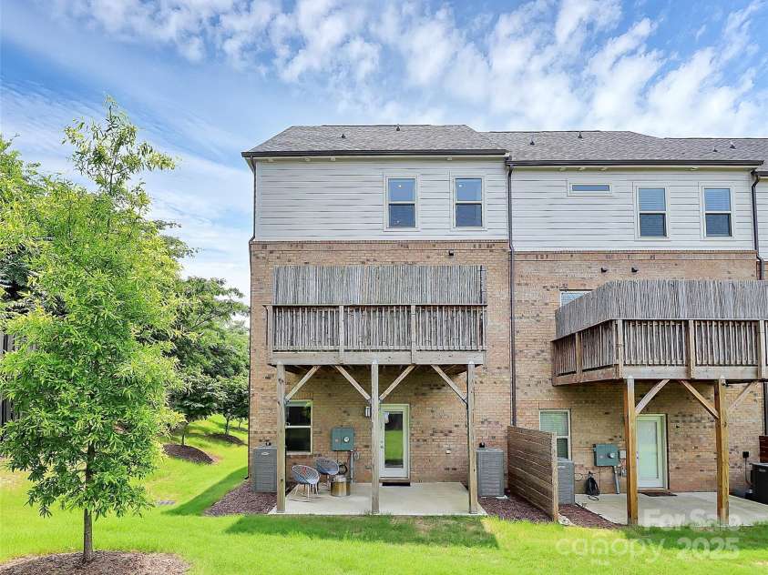 11043 Stetler Street, Charlotte, NC 28204.  MLS# CAR4264416, YatesRealty ID 20993. 