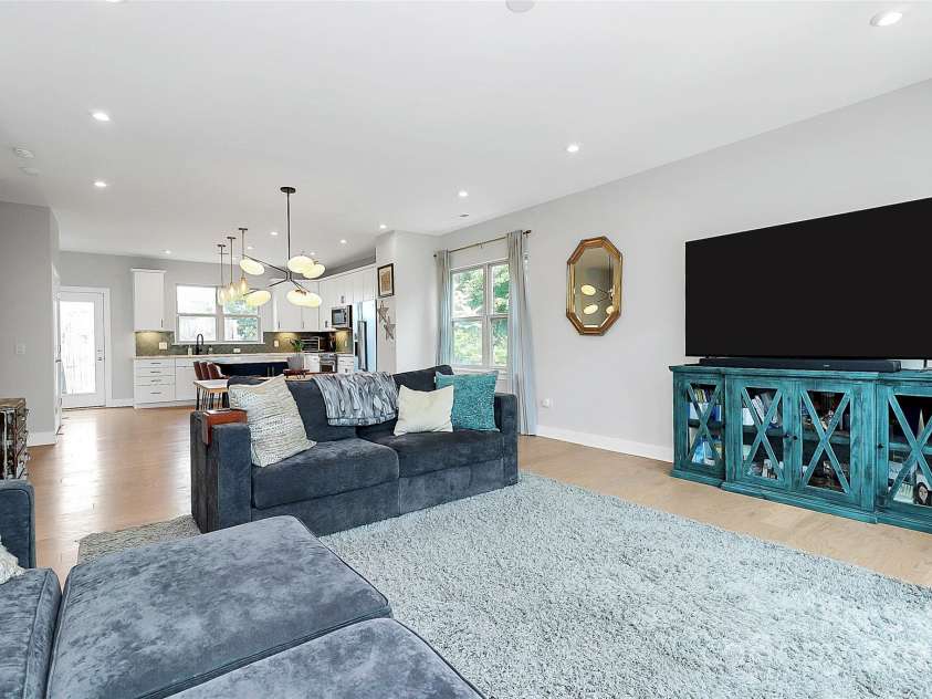 11043 Stetler Street, Charlotte, NC 28204.  MLS# CAR4264416, YatesRealty ID 20993. 