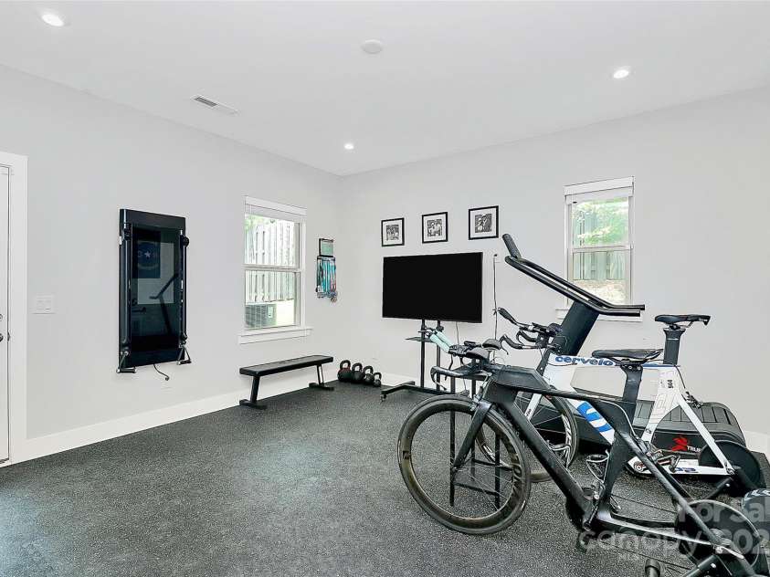 11043 Stetler Street, Charlotte, NC 28204.  MLS# CAR4264416, YatesRealty ID 20993. 