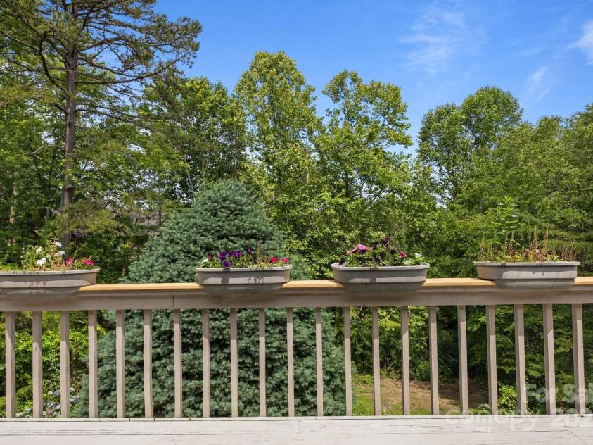 4 Zachary Ridge Road, Asheville, NC 28804.  MLS# CAR4266257, YatesRealty ID 20996. 