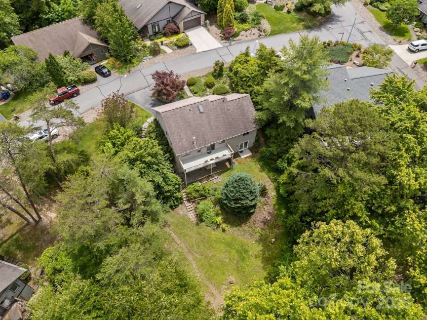 4 Zachary Ridge Road, Asheville, NC 28804.  MLS# CAR4266257, YatesRealty ID 20996. 