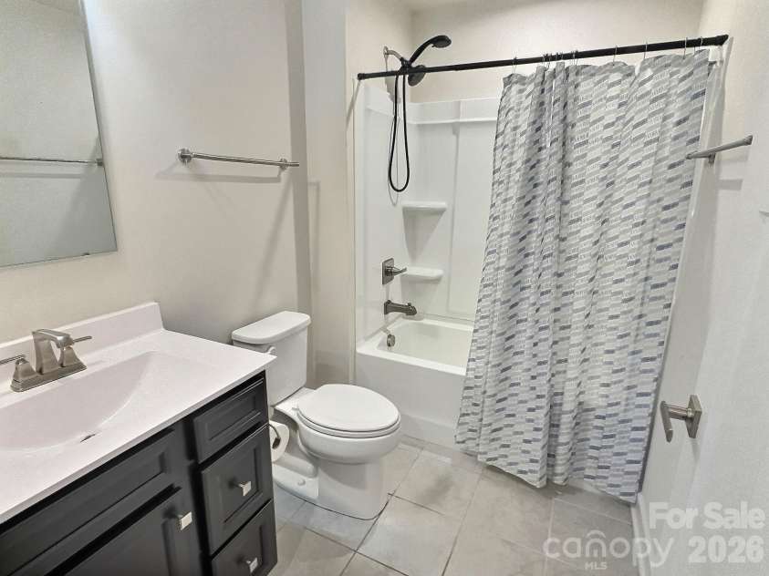 544 Grandiflora Avenue, Lancaster, SC 29720.  MLS# CAR4377518, YatesRealty ID 20996. Shower spray head