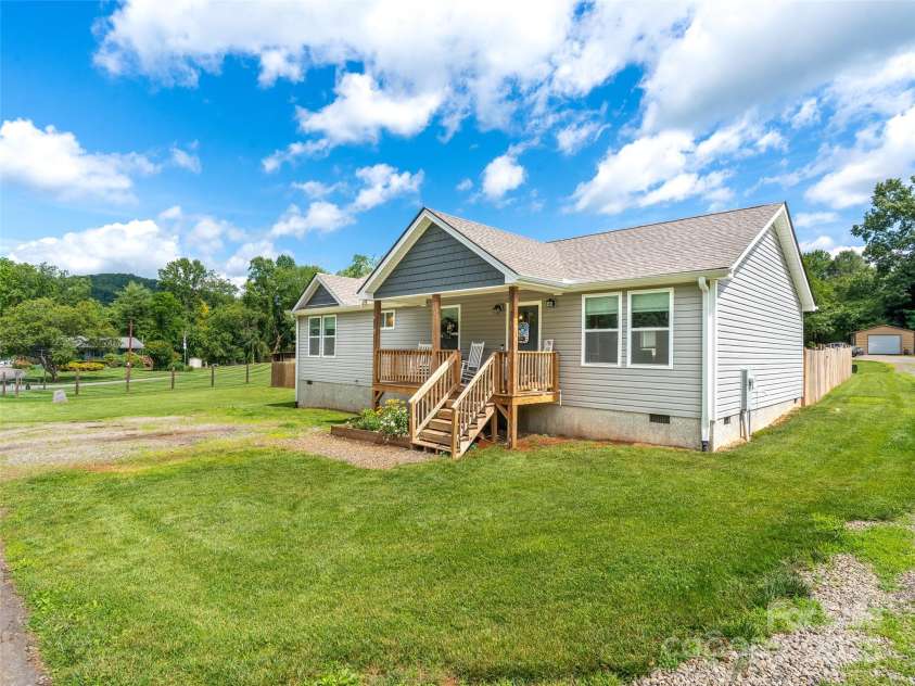 21 Brown Trout Trail, Candler, NC 28715.  MLS# CAR4271789, YatesRealty ID 20997. 