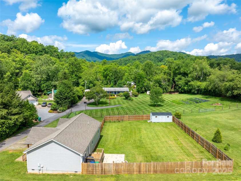 21 Brown Trout Trail, Candler, NC 28715.  MLS# CAR4271789, YatesRealty ID 20997. 