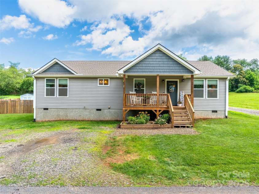 21 Brown Trout Trail, Candler, NC 28715.  MLS# CAR4271789, YatesRealty ID 20997. 