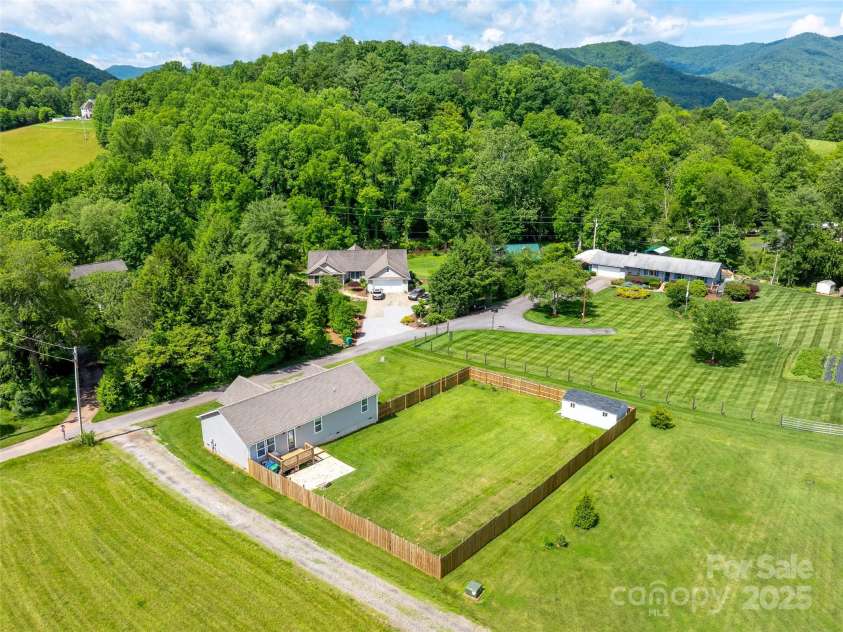 21 Brown Trout Trail, Candler, NC 28715.  MLS# CAR4271789, YatesRealty ID 20997. 