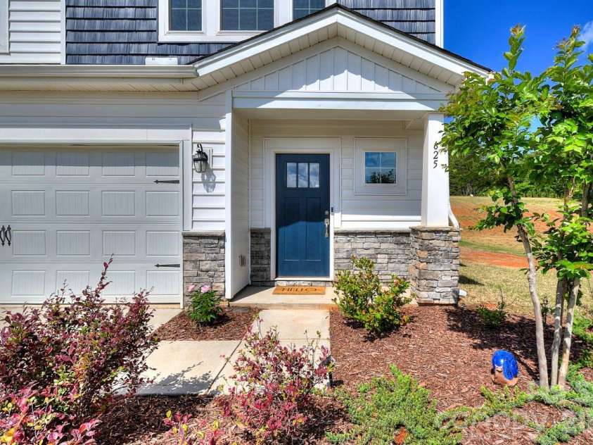 625 Morning Meadows Drive, Inman, SC 29349.  MLS# CAR4379683, YatesRealty ID 20998. 