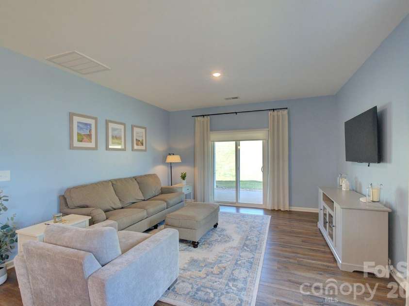 625 Morning Meadows Drive, Inman, SC 29349.  MLS# CAR4379683, YatesRealty ID 20998. 
