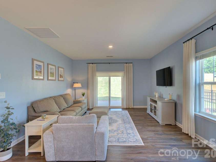 625 Morning Meadows Drive, Inman, SC 29349.  MLS# CAR4379683, YatesRealty ID 20998. 
