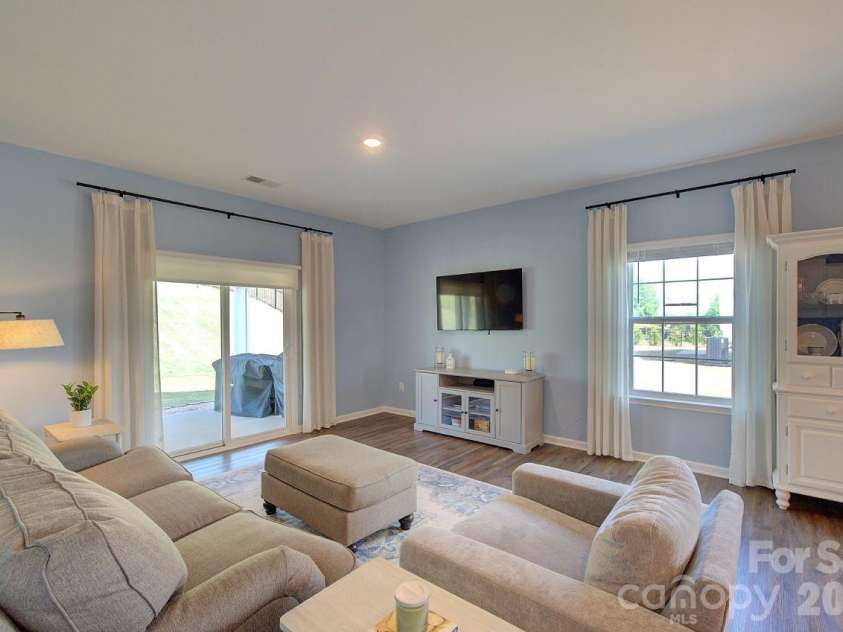 625 Morning Meadows Drive, Inman, SC 29349.  MLS# CAR4379683, YatesRealty ID 20998. 